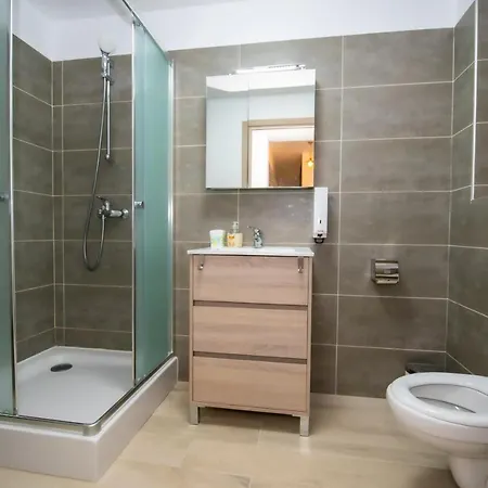 Lovely Marina Surf Apartment With Balcony And Private Parking