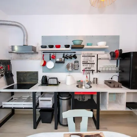 Lovely Marina Surf Apartment With Balcony And Private Parking דירה