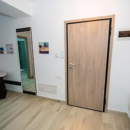 Lovely Marina Surf Apartment With Balcony And Private Parking Năvodari